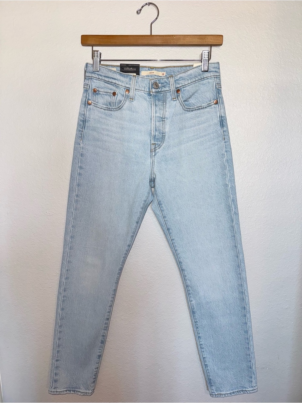 New Levi's Light Blue Wedgie Jeans High Rise Size 26 Tapered Leg 🧡